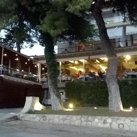 Adorable 2 Floors Two Bedroom Vacation Maisonette Nea Poteidaia Exterior foto